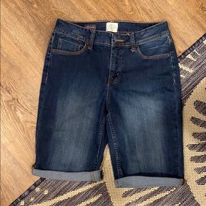 Bermuda jean shorts